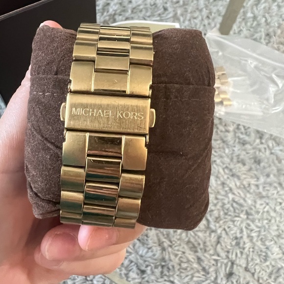 Michael Kors Watch - Picture 4 of 6